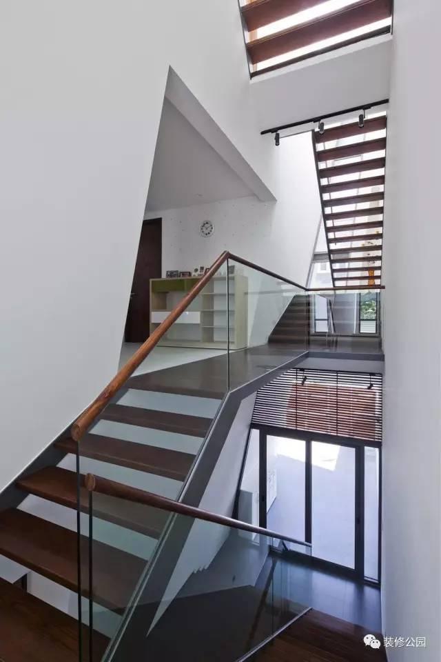 7.5X15米現(xiàn)代鄉(xiāng)村別墅，設(shè)計(jì)核心是采光，帶地下室含平面圖