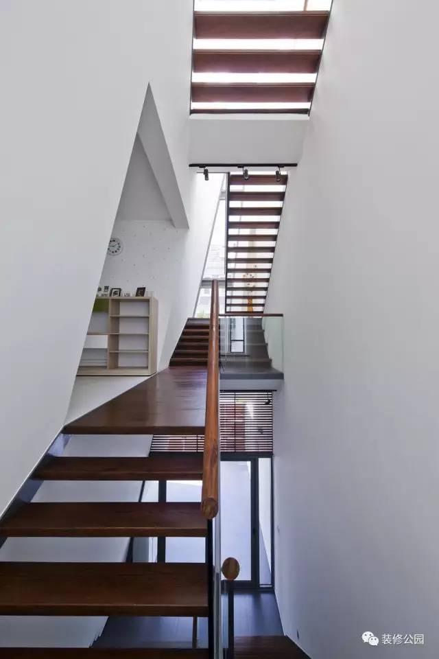 7.5X15米現(xiàn)代鄉(xiāng)村別墅，設(shè)計(jì)核心是采光，帶地下室含平面圖