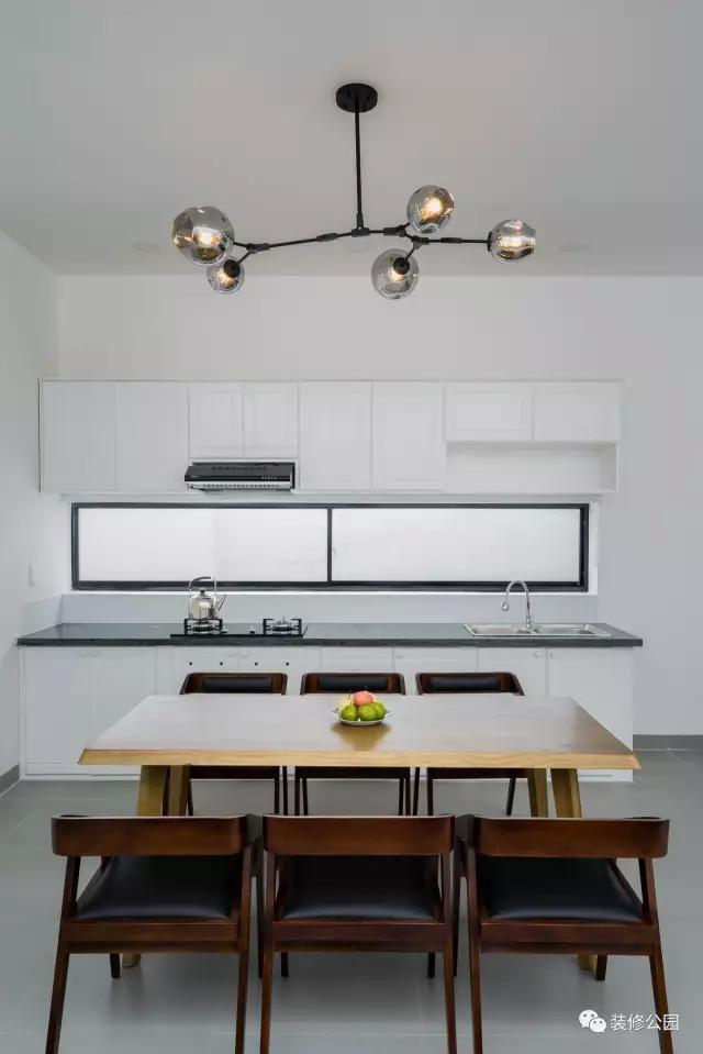 傳統(tǒng)堂屋加現(xiàn)代客廳，這才是農(nóng)村別墅正確打開(kāi)方式