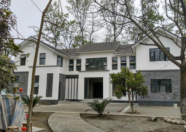 12套30萬建成農(nóng)村別墅，第3套南北適合第6套丑哭卻是首選？