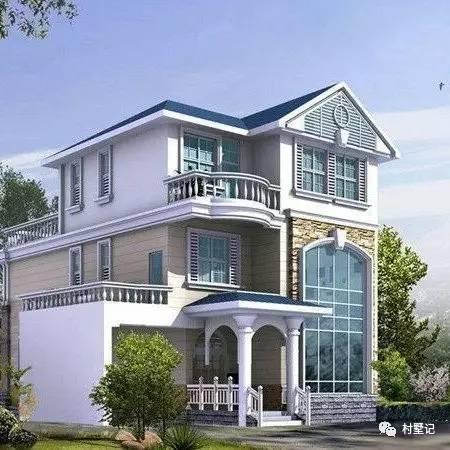 30萬建造這套帶車庫的挑空別墅，把日子過的紅紅火火