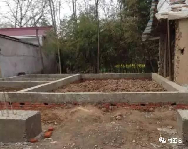 20萬(wàn)將舊房子翻蓋成農(nóng)村別墅，村長(zhǎng)都點(diǎn)贊