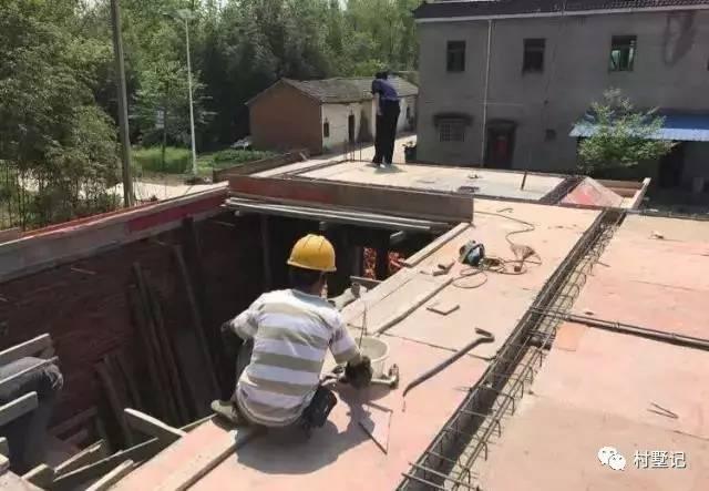 20萬(wàn)將舊房子翻蓋成農(nóng)村別墅，村長(zhǎng)都點(diǎn)贊