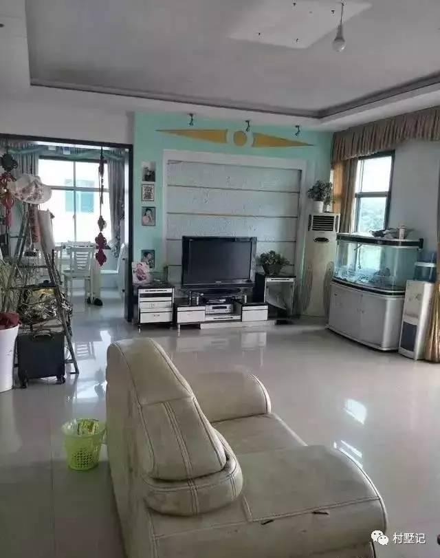 有錢有地就建農(nóng)村別墅，花花草草大院子居住格外舒適