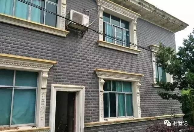 有錢有地就建農(nóng)村別墅，花花草草大院子居住格外舒適