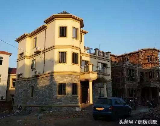 太霸氣了！江西兄妹用1000多平米建兩棟三層別墅