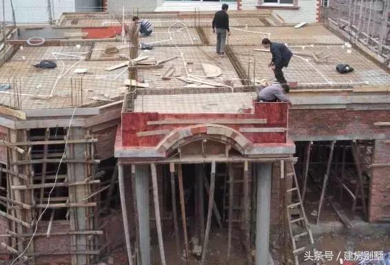 太霸氣了！江西兄妹用1000多平米建兩棟三層別墅