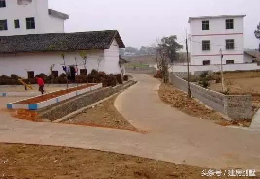 自建三層小別墅施工方式引熱議，江西老表說出了心里話