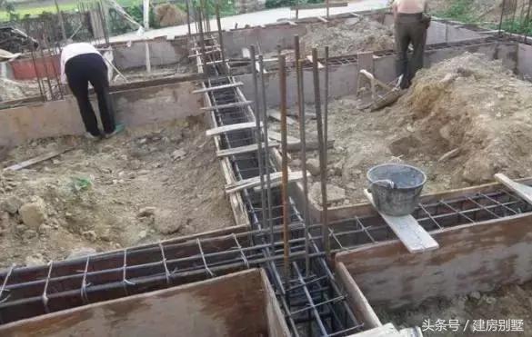 自建三層小別墅施工方式引熱議，江西老表說出了心里話