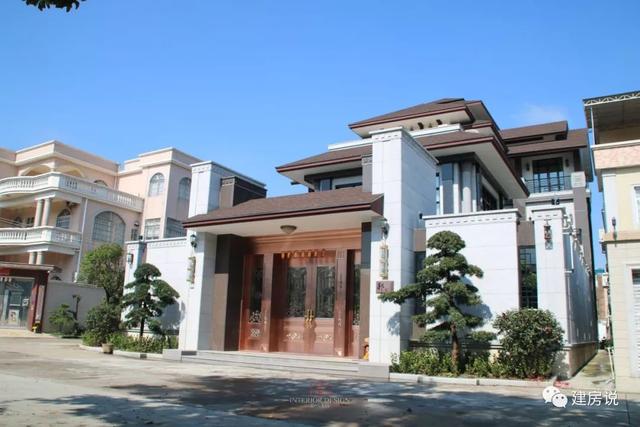 廣東3棟豪宅別墅實(shí)拍，主人住的順風(fēng)順?biāo)? src="/uploads/allimg/180510/1016205343-16.jpg" img_width="1080" img_height="720" inline="0" style="box-sizing: border-box; -webkit-tap-highlight-color: transparent; border-style: none; max-width: 100%; display: block; margin: 10px auto;" /></p>
<p style="box-sizing: border-box; -webkit-tap-highlight-color: transparent; margin: 16px 0px; padding: 0px; color: rgb(34, 34, 34); font-family: "PingFang SC", "Hiragino Sans GB", "Microsoft YaHei", "WenQuanYi Micro Hei", "Helvetica Neue", Arial, sans-serif; font-size: 16px;"><img alt=