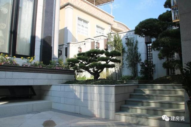 廣東3棟豪宅別墅實(shí)拍，主人住的順風(fēng)順?biāo)? src="/uploads/allimg/180510/1016201U7-24.jpg" img_width="1080" img_height="720" inline="0" style="box-sizing: border-box; -webkit-tap-highlight-color: transparent; border-style: none; max-width: 100%; display: block; margin: 10px auto;" /></p>
<p style="box-sizing: border-box; -webkit-tap-highlight-color: transparent; margin: 16px 0px; padding: 0px; color: rgb(34, 34, 34); font-family: "PingFang SC", "Hiragino Sans GB", "Microsoft YaHei", "WenQuanYi Micro Hei", "Helvetica Neue", Arial, sans-serif; font-size: 16px;"><img alt=