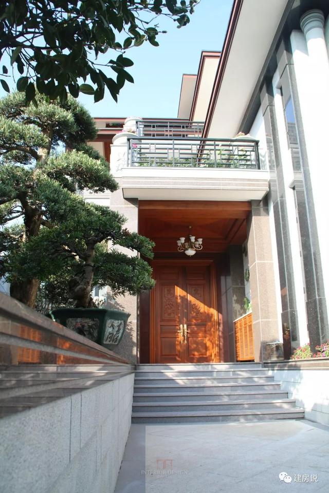 廣東3棟豪宅別墅實(shí)拍，主人住的順風(fēng)順?biāo)? src="/uploads/allimg/180510/1016202229-26.jpg" img_width="1080" img_height="720" inline="0" style="box-sizing: border-box; -webkit-tap-highlight-color: transparent; border-style: none; max-width: 100%; display: block; margin: 10px auto;" /></p>
<p style="box-sizing: border-box; -webkit-tap-highlight-color: transparent; margin: 16px 0px; padding: 0px; color: rgb(34, 34, 34); font-family: "PingFang SC", "Hiragino Sans GB", "Microsoft YaHei", "WenQuanYi Micro Hei", "Helvetica Neue", Arial, sans-serif; font-size: 16px;"><img alt=