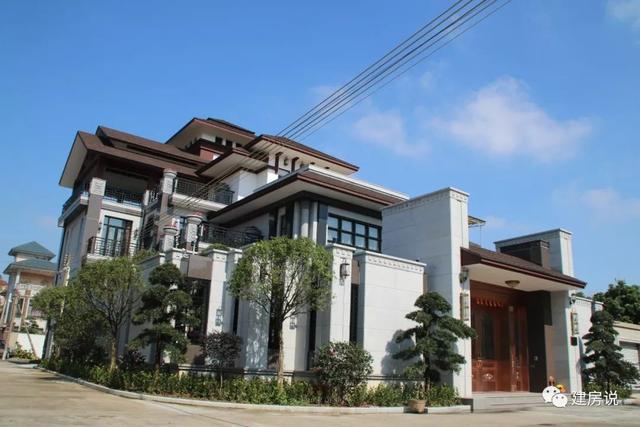 廣東3棟豪宅別墅實(shí)拍，主人住的順風(fēng)順?biāo)? src="/uploads/allimg/180510/1016204039-14.jpg" img_width="1080" img_height="720" inline="0" style="box-sizing: border-box; -webkit-tap-highlight-color: transparent; border-style: none; max-width: 100%; display: block; margin: 10px auto;" /></p>
<p style="box-sizing: border-box; -webkit-tap-highlight-color: transparent; margin: 16px 0px; padding: 0px; color: rgb(34, 34, 34); font-family: "PingFang SC", "Hiragino Sans GB", "Microsoft YaHei", "WenQuanYi Micro Hei", "Helvetica Neue", Arial, sans-serif; font-size: 16px;"><img alt=