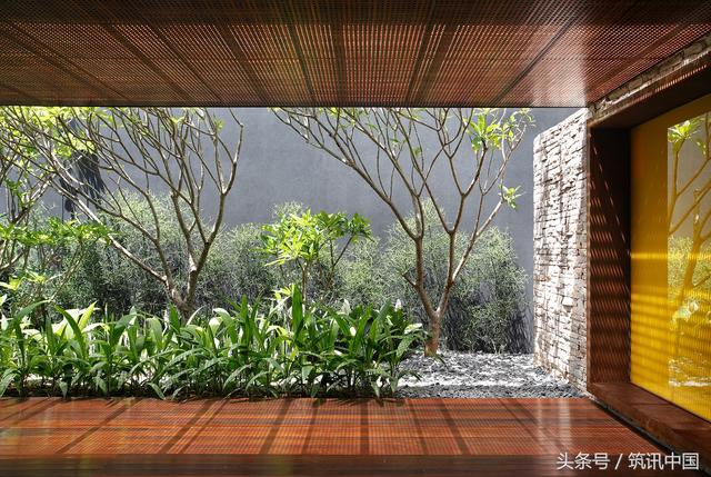 海南設(shè)計很新穎的房子帶庭院和室內(nèi)裝修設(shè)計圖