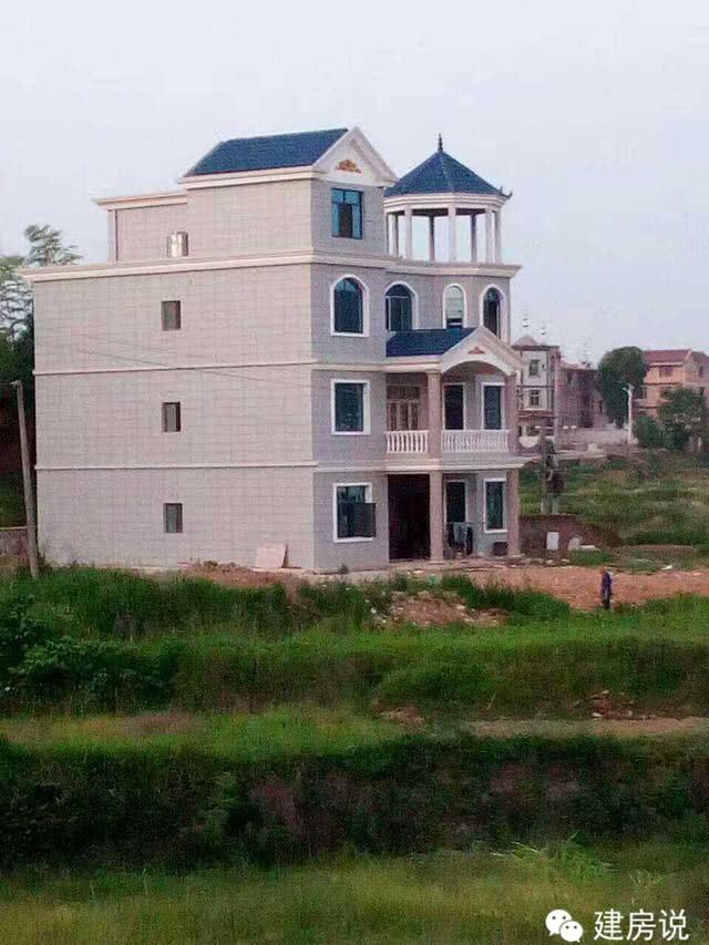 小伙回老家自建四層樓房，轟動整個村