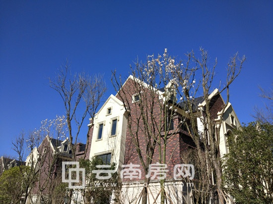 導購|昆明空中疊墅逐漸走俏 100萬即可購買湖濱別墅