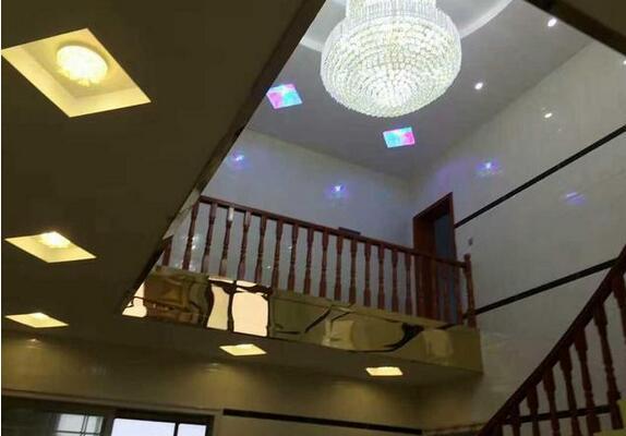 婆家花一百來萬在農(nóng)村建好的大別墅，全家男女老少都很喜歡！