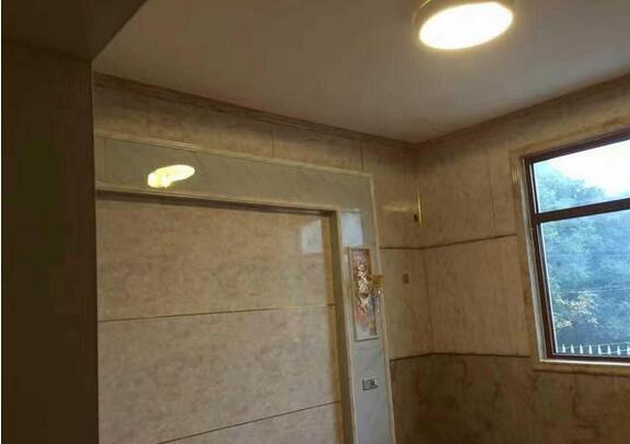 婆家花一百來萬在農(nóng)村建好的大別墅，全家男女老少都很喜歡！