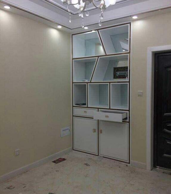 婆家花一百來萬在農(nóng)村建好的大別墅，全家男女老少都很喜歡！