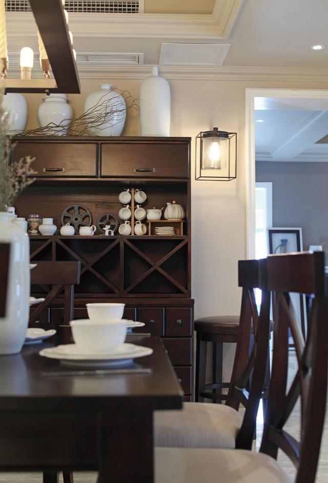 雙胞胎兒子結(jié)婚！鄭州某富豪裝兩套300平別墅作為婚房！