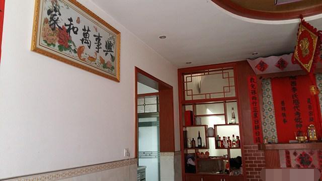 離開深圳7年，曬曬我姐農(nóng)村自建別墅，博古架和樓梯太贊了！