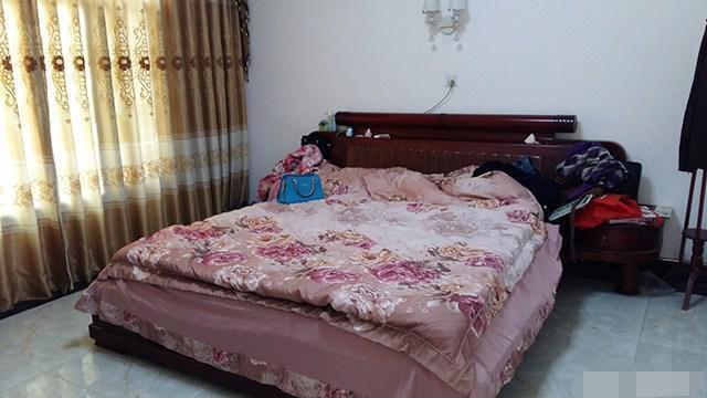 離開深圳7年，曬曬我姐農(nóng)村自建別墅，博古架和樓梯太贊了！