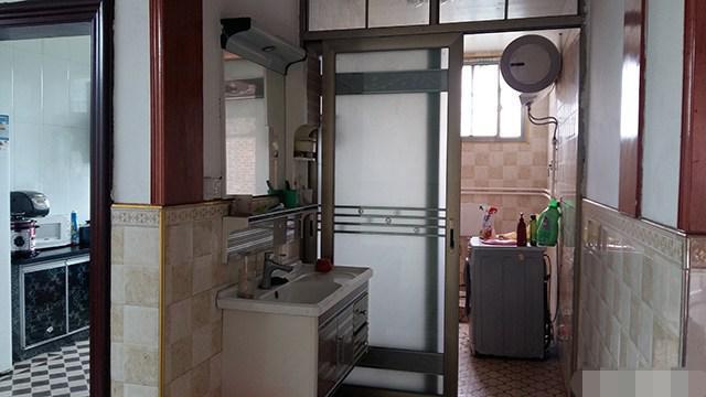 離開深圳7年，曬曬我姐農(nóng)村自建別墅，博古架和樓梯太贊了！