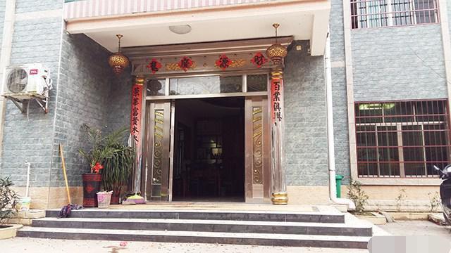 離開深圳7年，曬曬我姐農(nóng)村自建別墅，博古架和樓梯太贊了！