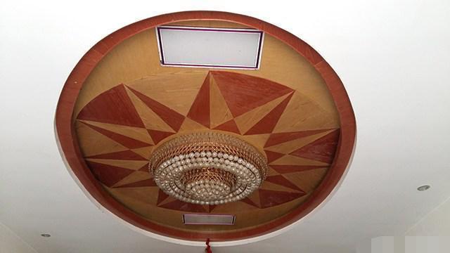 離開深圳7年，曬曬我姐農(nóng)村自建別墅，博古架和樓梯太贊了！