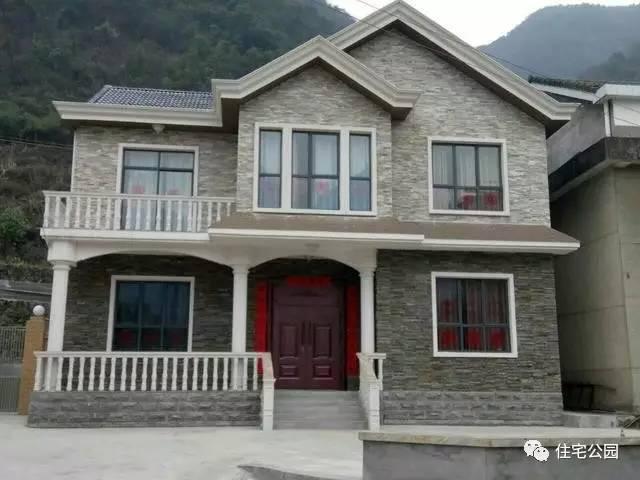 農(nóng)村網(wǎng)友曬別墅，33萬自建2層坡頂露臺洋樓，這個設(shè)計怎么樣？