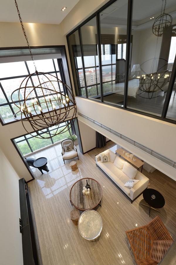 云溪花園，現(xiàn)代簡約別墅裝修，挑空的設計也很美！