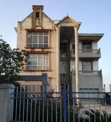 羅馬柱不要瞎用，看完這棟別墅才知道用錯(cuò)羅馬柱毀了整棟房