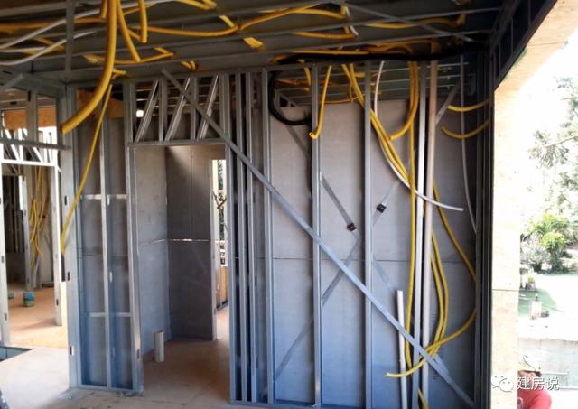 半個月蓋好一棟輕鋼別墅，看看國外都是怎么建房的！