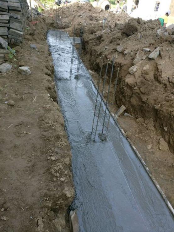 小伙20萬(wàn)做三層自建房，看完施工過(guò)程誰(shuí)還敢??？