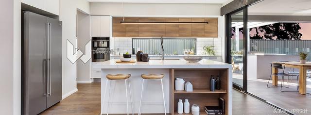 現(xiàn)代風(fēng)格兩層自建房設(shè)計圖，坡頂、平頂兩種戶型選擇