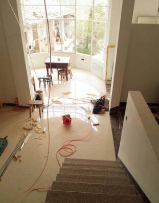 努力賺錢，為給爸媽一個養(yǎng)老的地方，農村小伙18萬為父母建別墅！