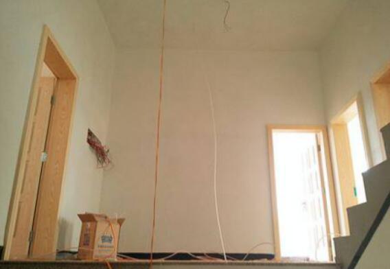 努力賺錢，為給爸媽一個養(yǎng)老的地方，農村小伙18萬為父母建別墅！