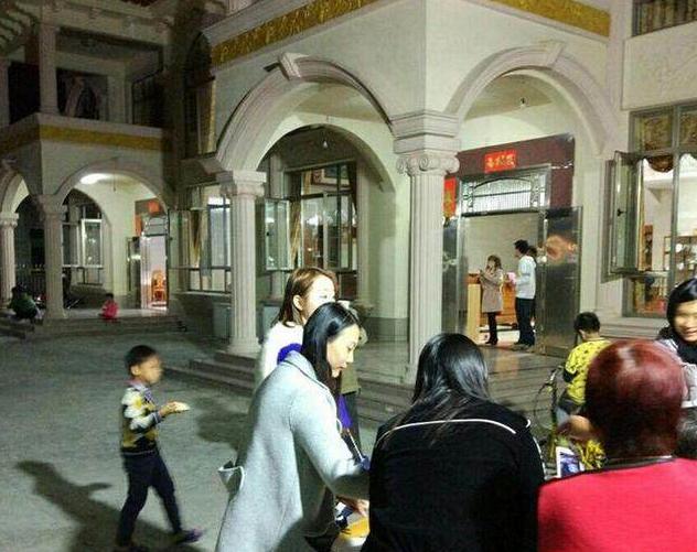 婆家三層小別墅總算蓋好了，光看這外表已經(jīng)是村里第一大戶了！