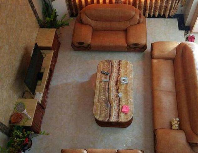 婆家三層小別墅總算蓋好了，光看這外表已經(jīng)是村里第一大戶了！