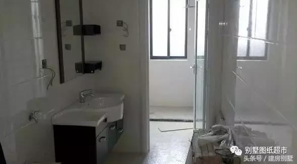 為我新落成的別墅，造了大部分農(nóng)村人都見(jiàn)過(guò)的小火灶！