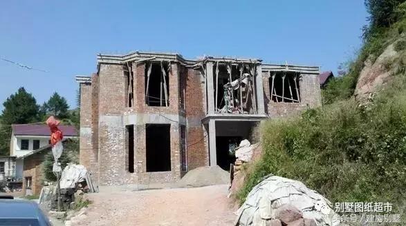 為我新落成的別墅，造了大部分農(nóng)村人都見(jiàn)過(guò)的小火灶！