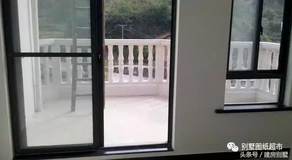 為我新落成的別墅，造了大部分農(nóng)村人都見(jiàn)過(guò)的小火灶！