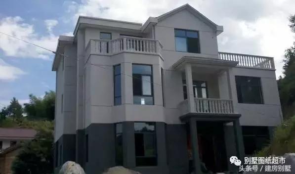 為我新落成的別墅，造了大部分農(nóng)村人都見(jiàn)過(guò)的小火灶！