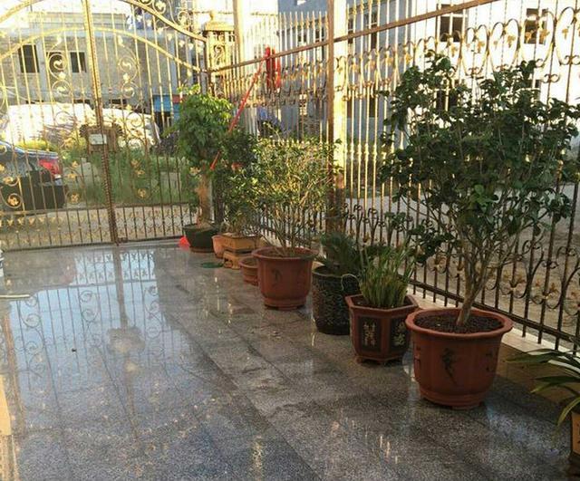 老公鄉(xiāng)下自蓋四層樓房，裝修堪比別墅棒呆了，特別喜歡陽(yáng)臺(tái)！