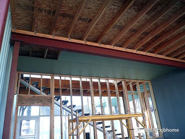 她用5個(gè)集裝箱，建起一棟絕美別墅！