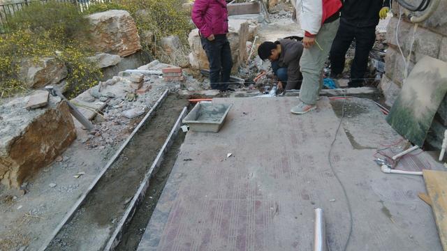 花了幾百萬買了別墅，發(fā)現開發(fā)商建的院子太差，自己從新建！