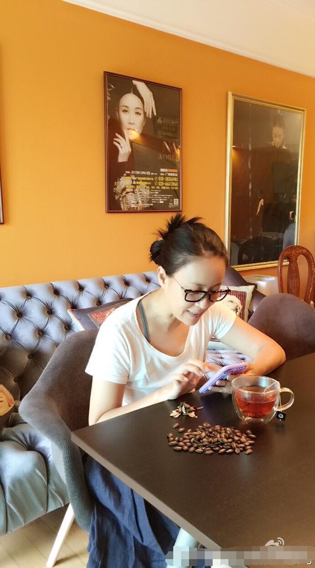 那英北京8000萬豪裝被扒，獨(dú)棟別墅裝修如“綠洲公園”！美膩！