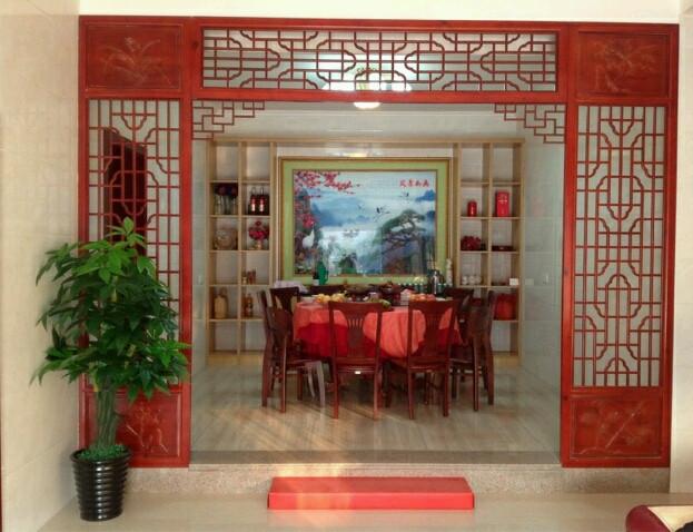 曬曬公公花100多萬的農(nóng)村小別墅，最喜歡院子里的草坪和大魚池！