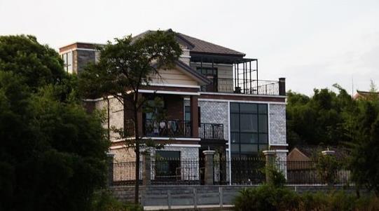 農(nóng)村小伙建了套新式別墅，居然比效果圖還好看！