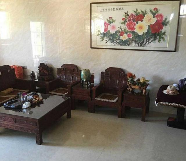 老公鄉(xiāng)下自蓋的小四層樓房，裝修堪比別墅棒呆了，特別喜歡陽臺！